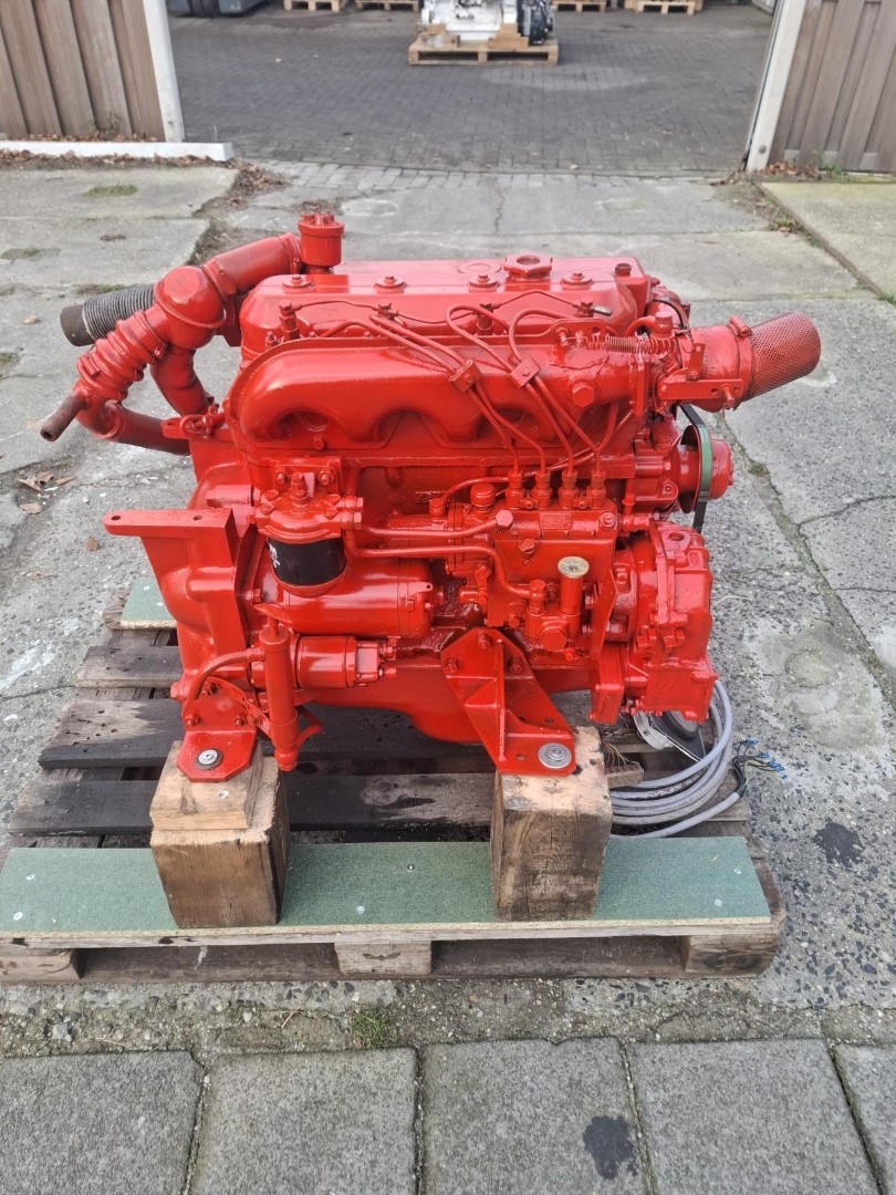 Iveco Fiat Aifo 8040M (804) keel cooling 24V - Image 4