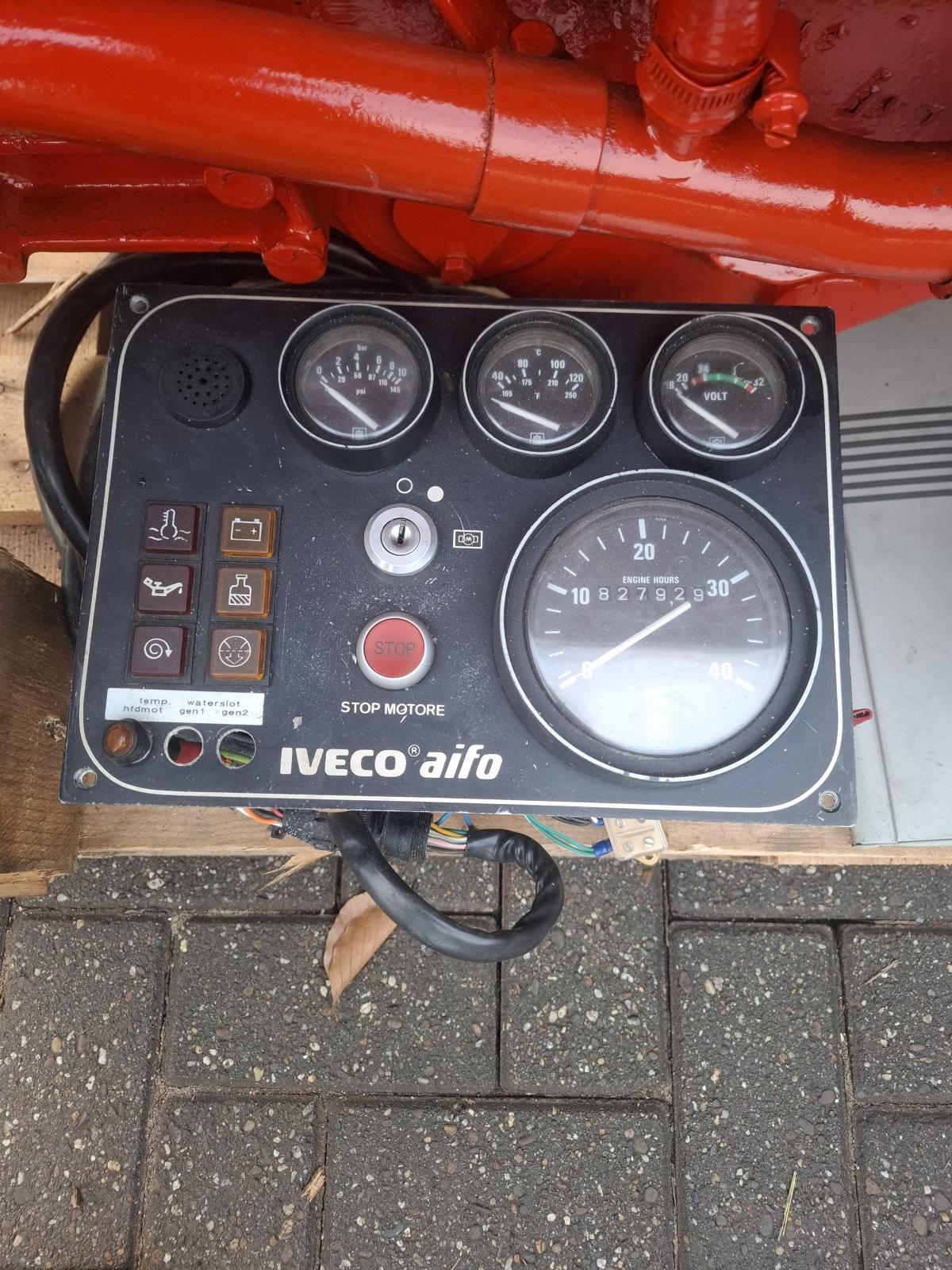 Iveco 8061 M12 120hp marine engine with heat exchanger and hydraulic reverse gear. - Image 2