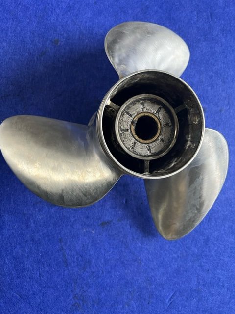 Volvo Penta SX -Cobra 3 Blade Stainless Steel 14 3/4 x  19 Pitch R/H Propeller Part# 3860708