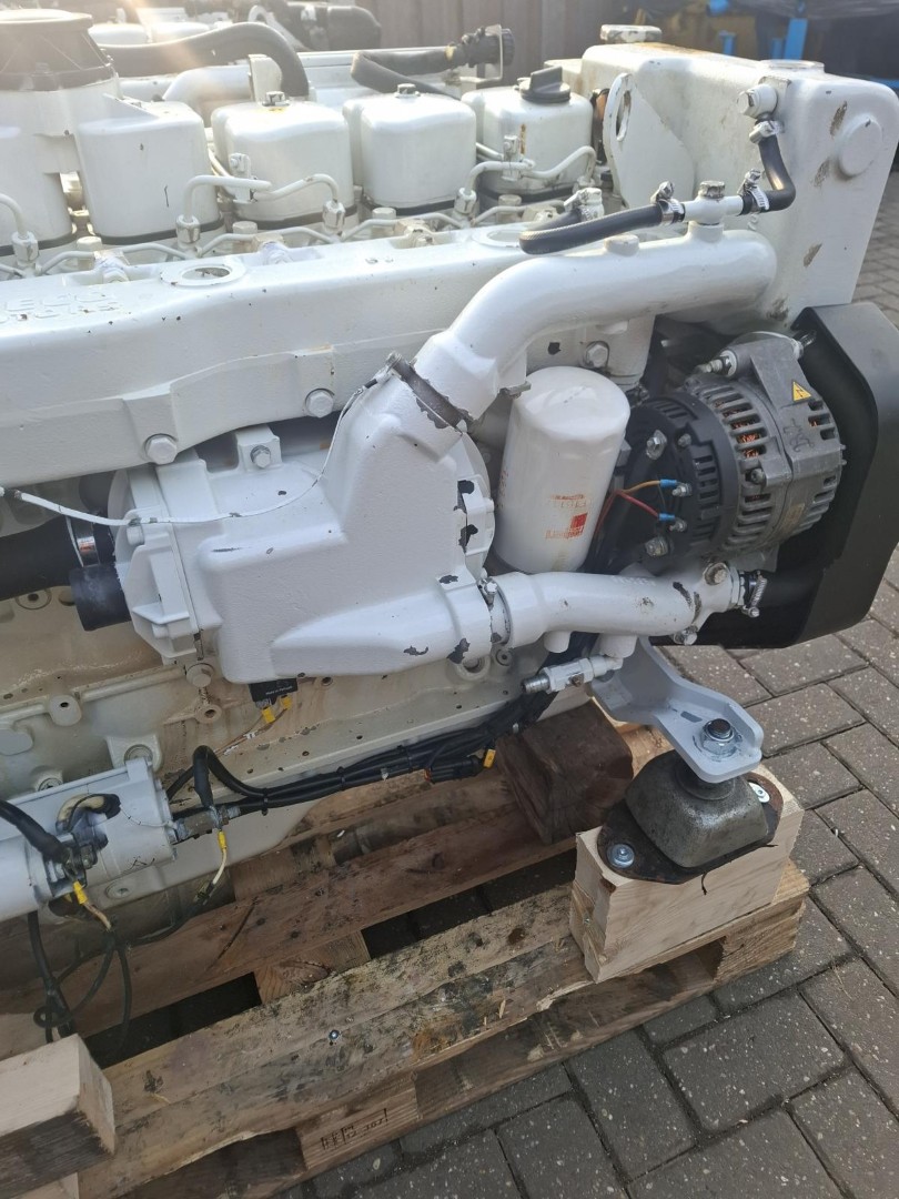Iveco N67-MNA M15 110HP Marine Engine (2x) - Image 9