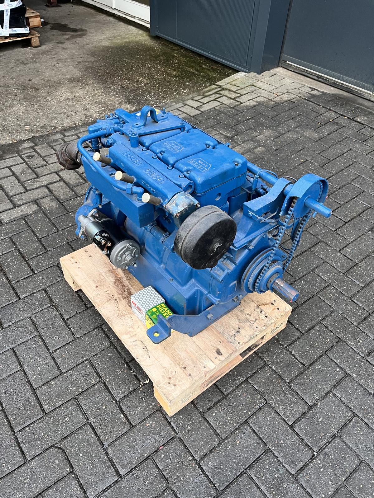 Lister 30hp STW3 marine engine with reversing gear (keel cooling) - Image 5