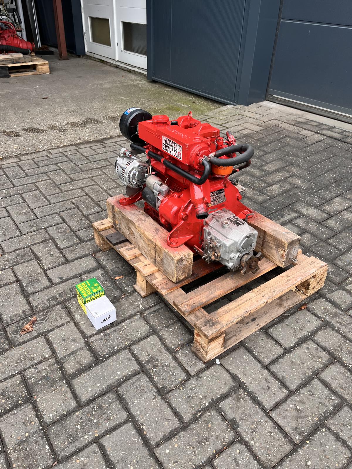 Ruggerini MM150 Marine engine 15 hp with reverse gear - Image 3