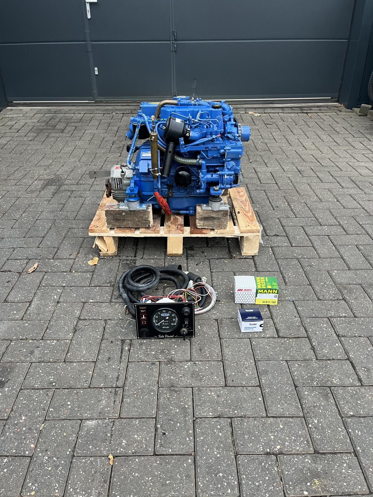 Sole Mini 26 – 25hp marine engine with gearbox - Image 7