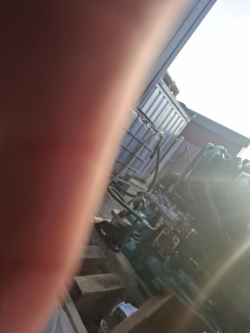 Volvo Penta D9-500 marine engine with gearbox - Image 18