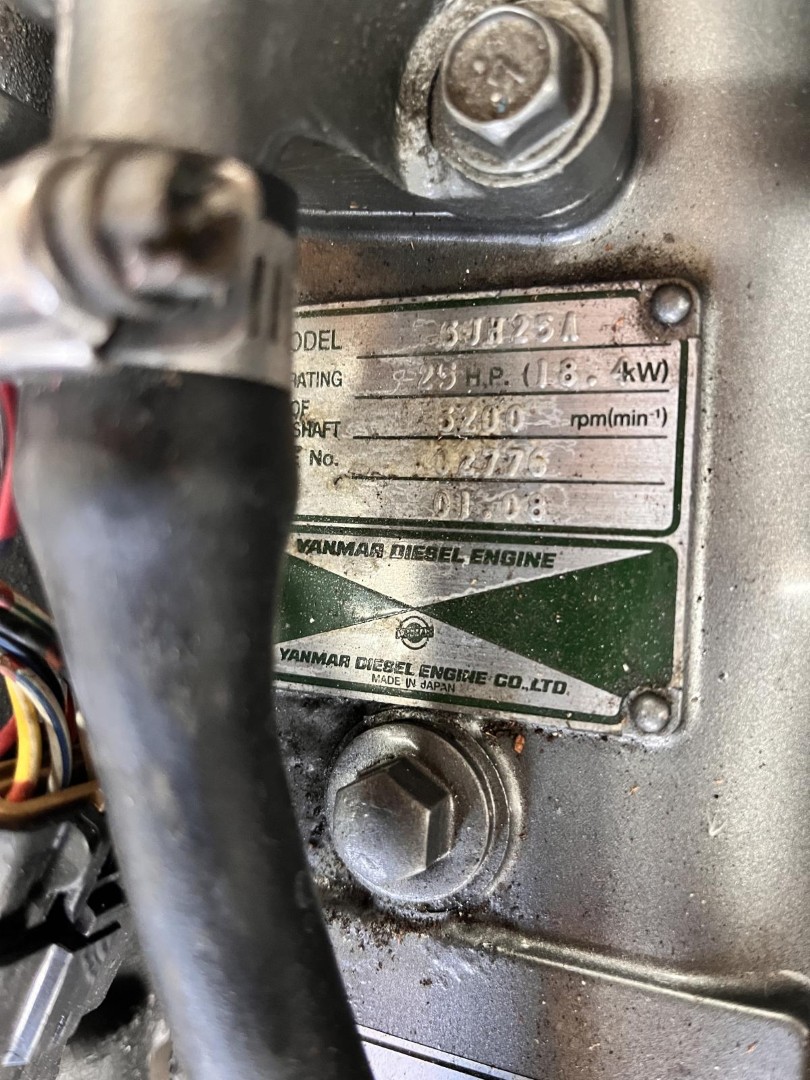 Yanmar 3JH25A 25HP marine engine complete with gearbox and dashboard - Image 16
