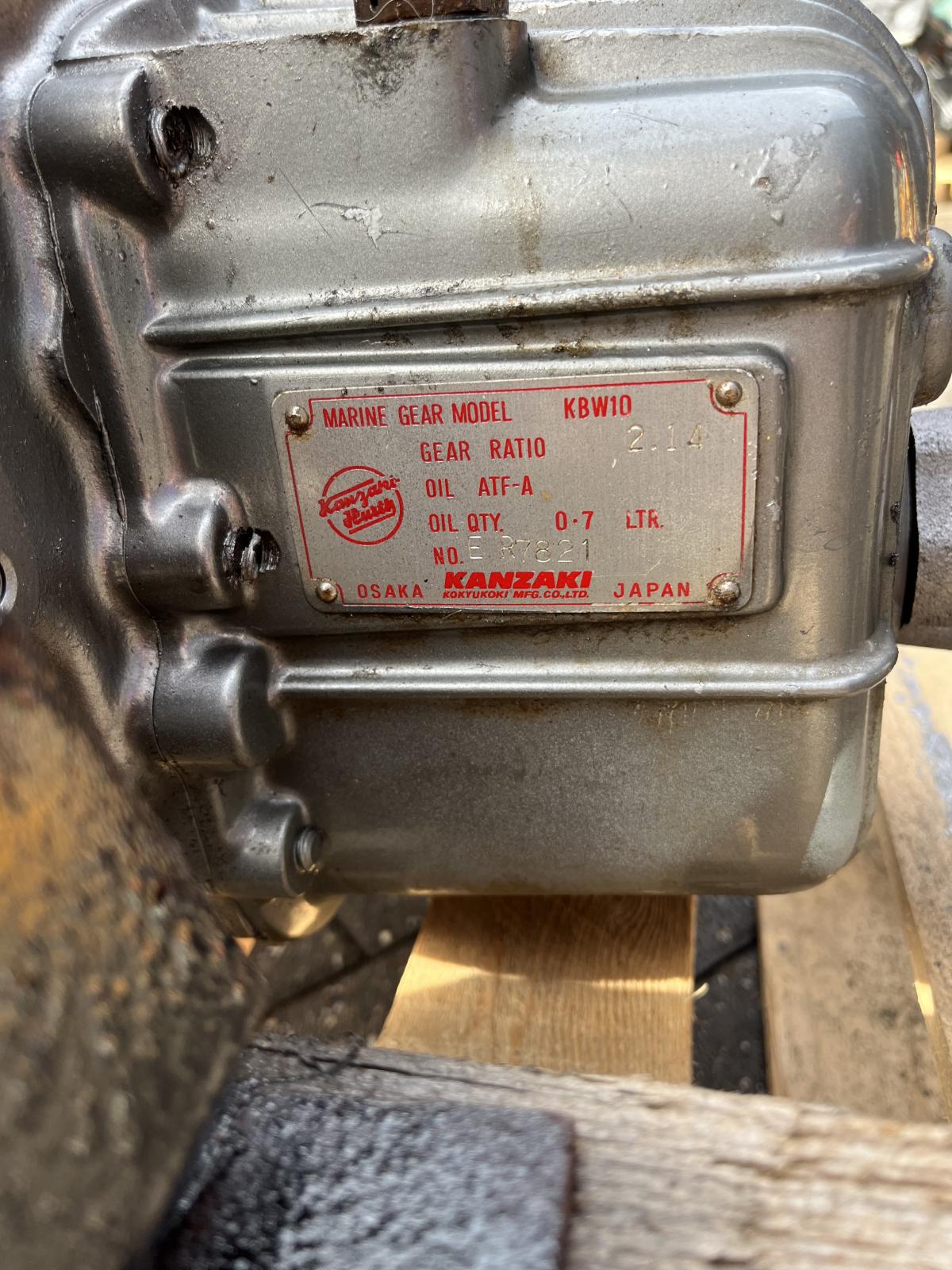 Yanmar 3JH2E 38 hp marine engine complete with gearbox and dashboard - Image 3