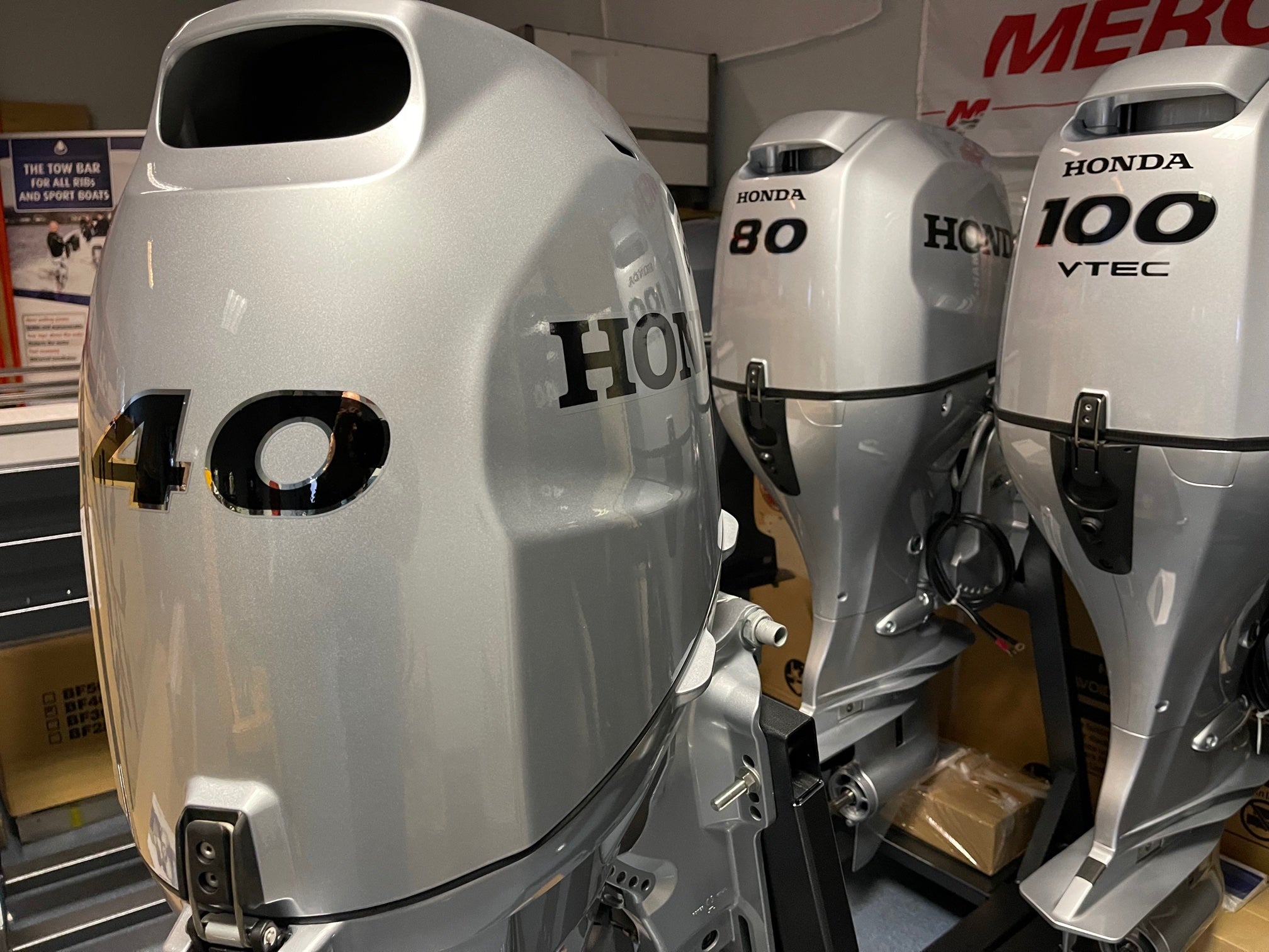 Honda 40 HP long shaft BF40 LRTU (including remote control, gauges and propeller) - Image 6