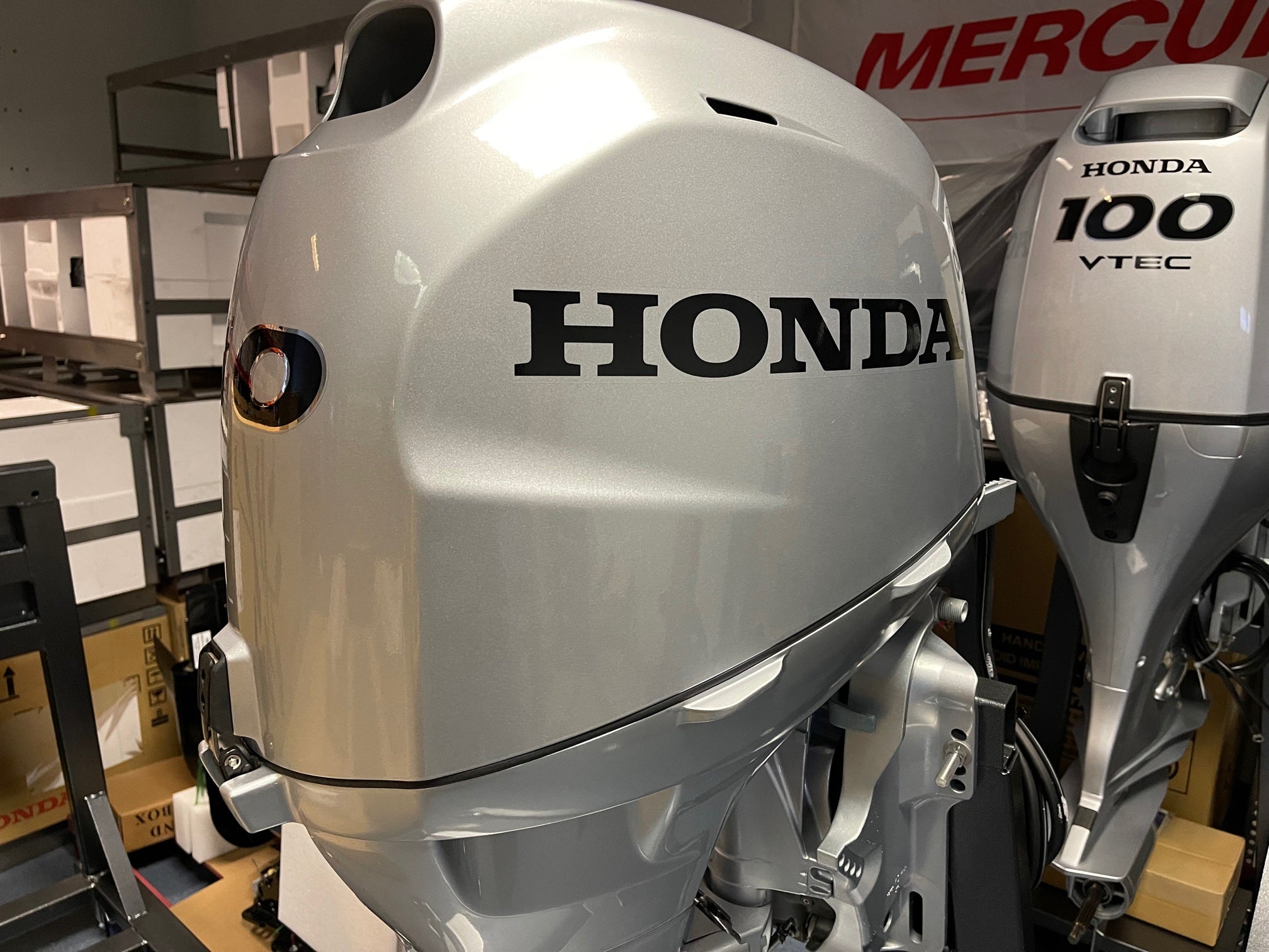 Honda 40 HP long shaft BF40 LRTU (including remote control, gauges and propeller) - Image 3