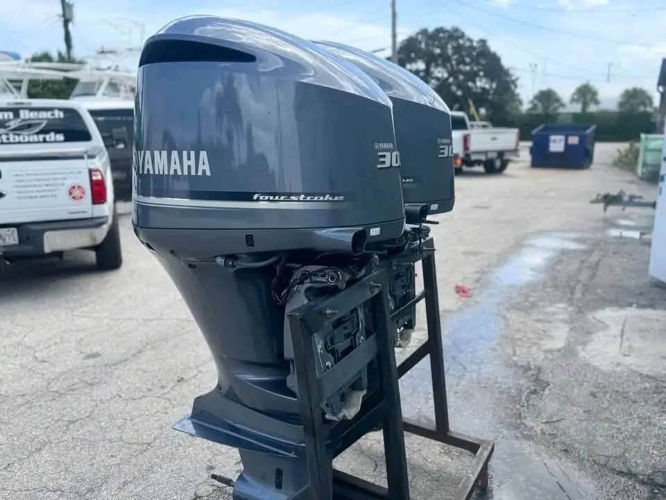 Yamaha F300 Outboard Motor - Image 4