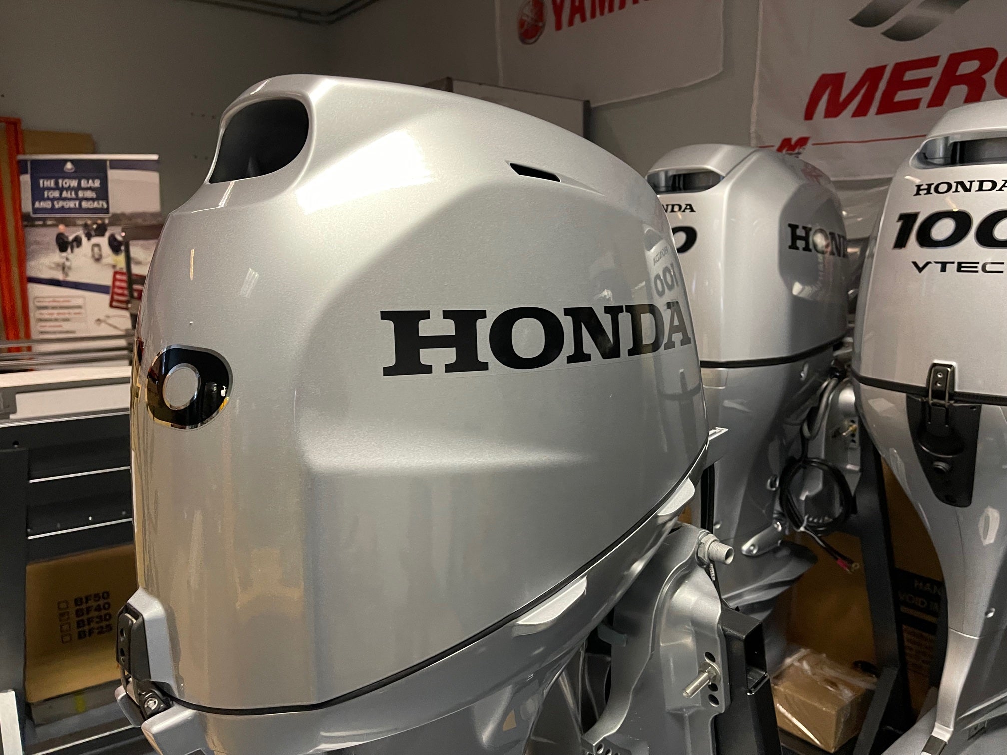 Honda 40 HP long shaft BF40 LRTU (including remote control, gauges and propeller) - Image 4