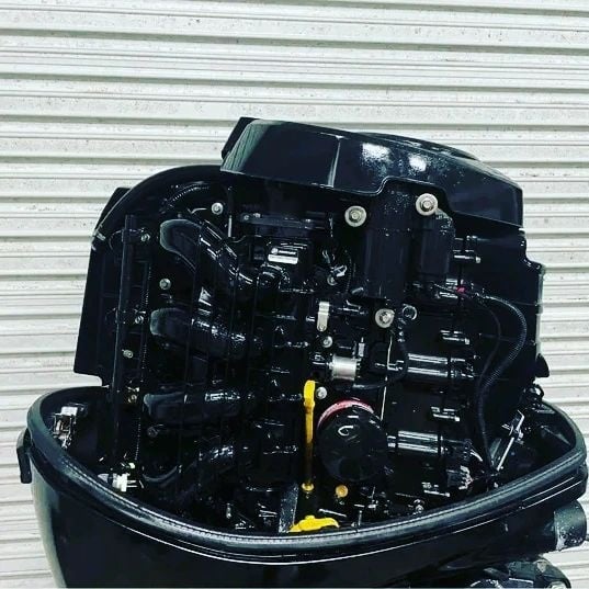 2015 Twin Mercury 150 hp 4-stroke 20” Shaft Outboard motor - Image 2