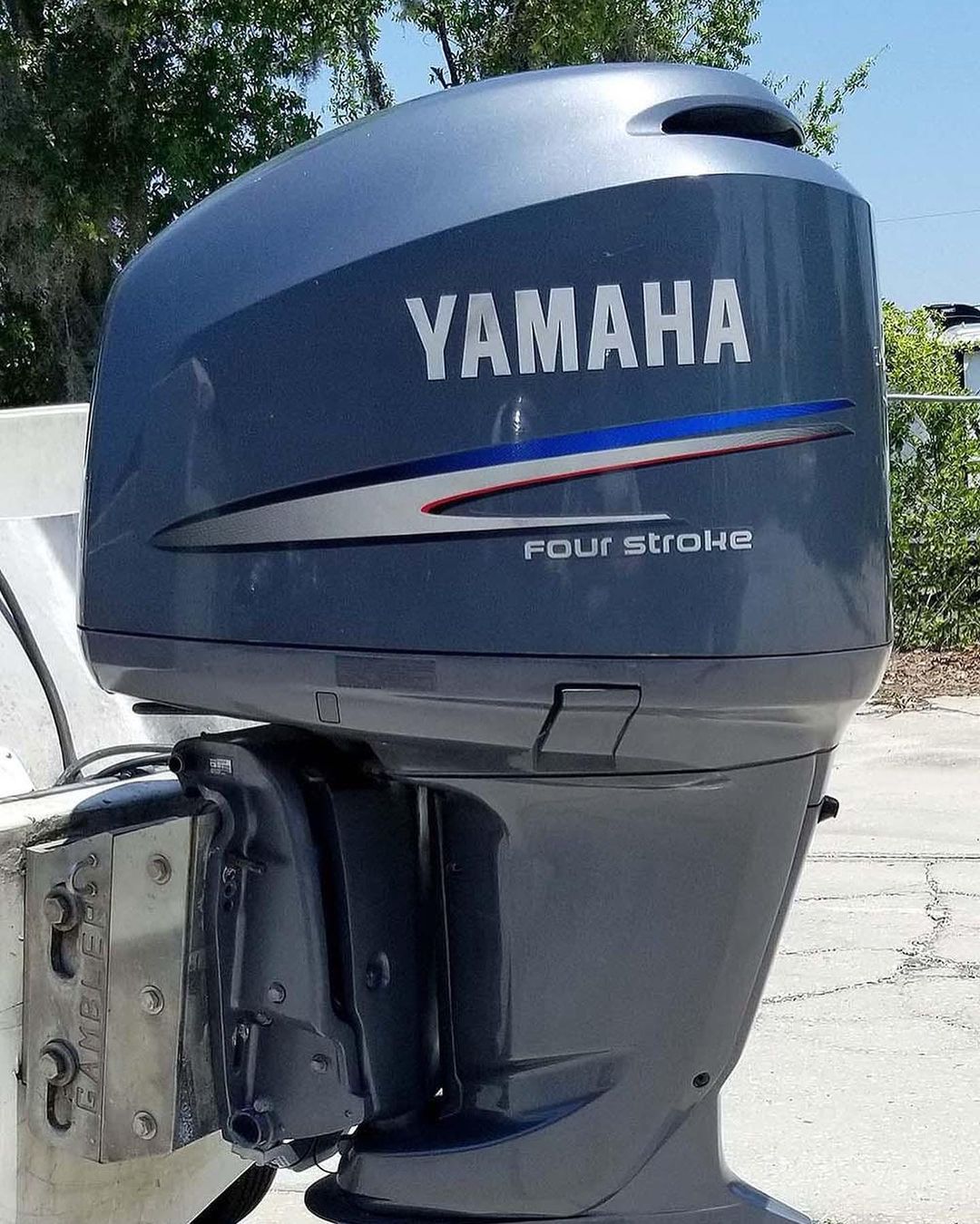 Twin 2006 Yamaha 250 HP 4-Stroke 25″ Outboard Motors - Image 5