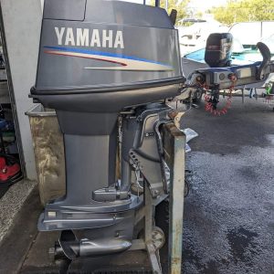 Yamaha 40 HP 2-Stroke Tiller Steer Outboard Motor