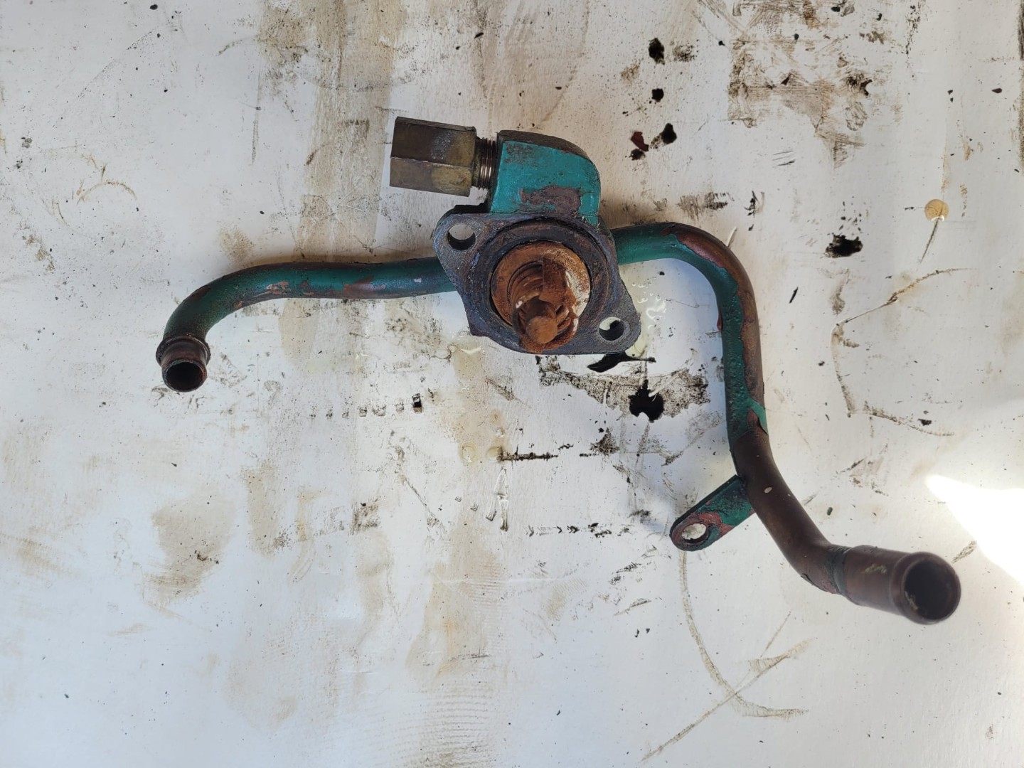 Volvo Penta MD5a thermostat and housing 838133