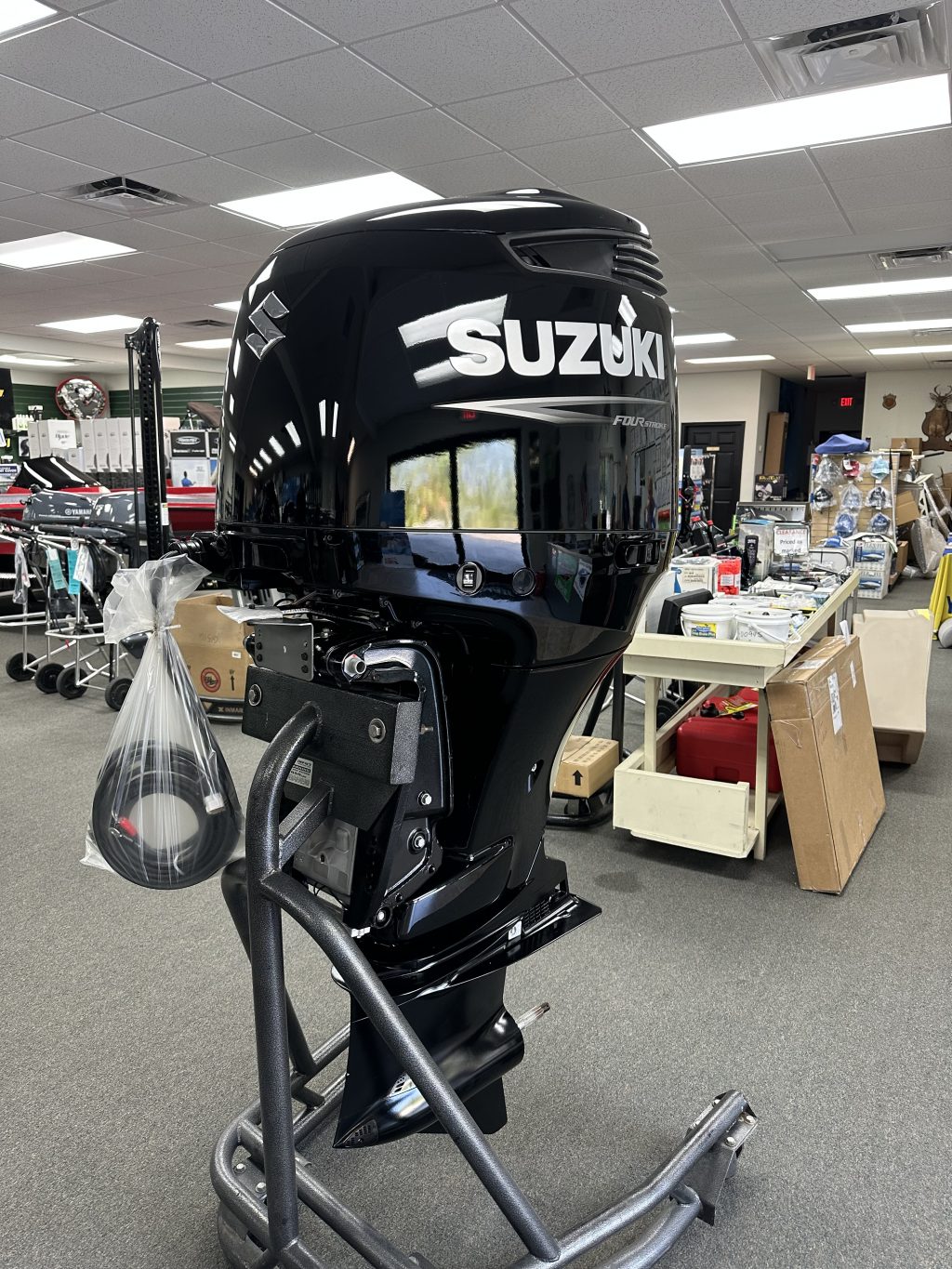 BRAND NEW – Suzuki DF300APX 25″ Shaft