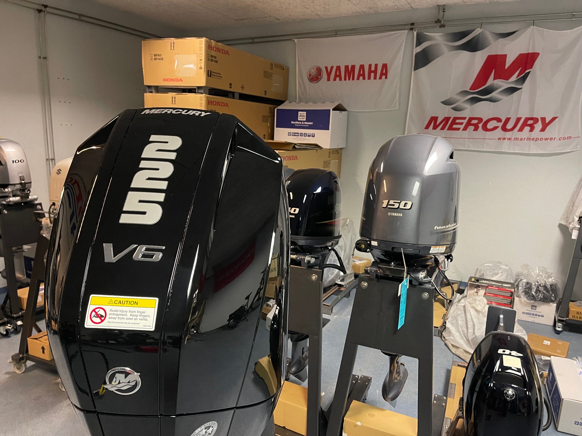 Mercury 225 HP extra long shaft F225 DS (including digital remote control, gauges and stainless steel propeller) - Image 2