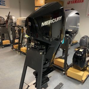 Mercury 225 HP extra long shaft F225 DS (including digital remote control, gauges and stainless steel propeller)