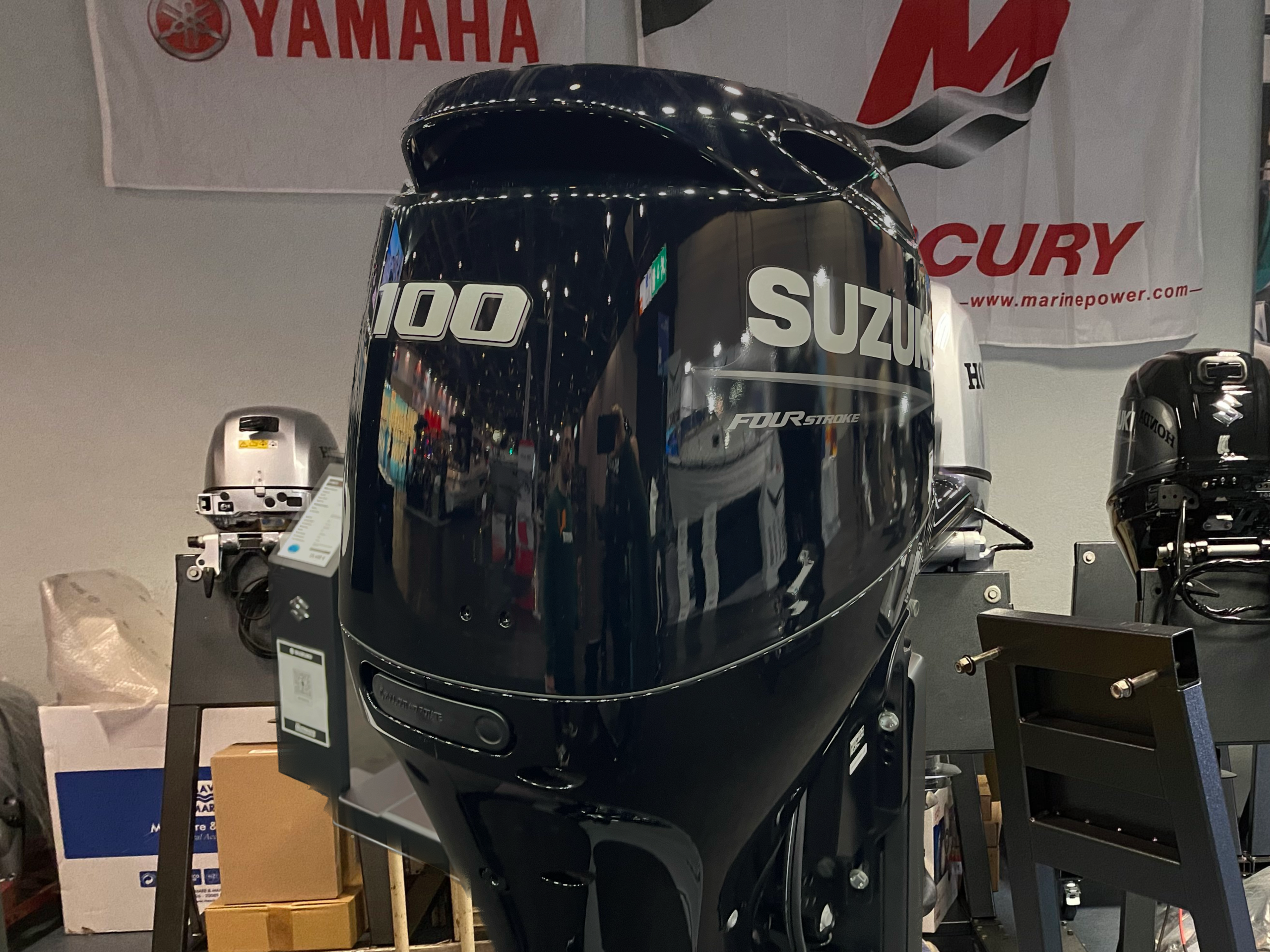 Suzuki 100 HP long shaft DF100 BTL (including remote control, gauges and propeller)