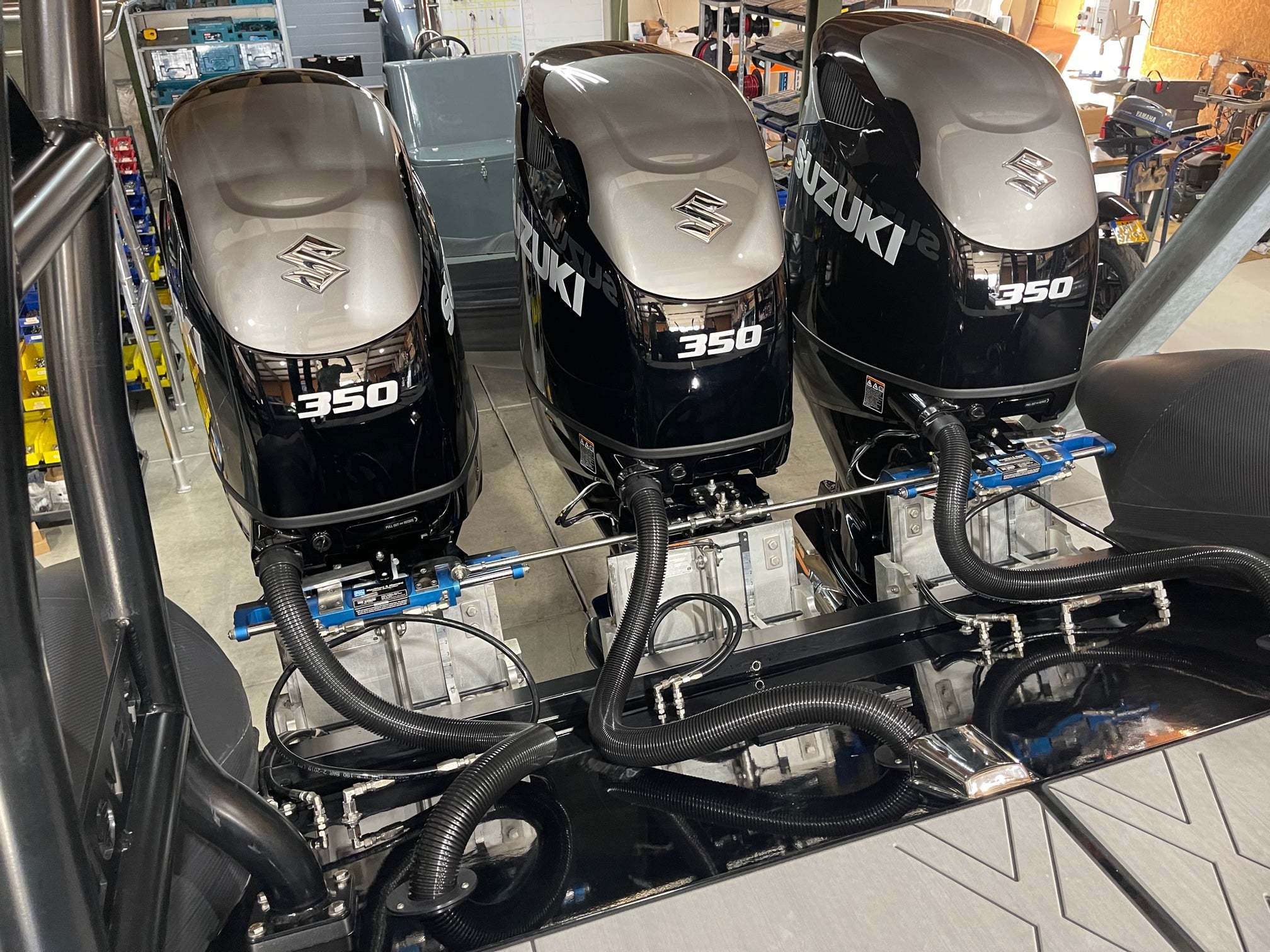 Suzuki 350 HP extra long shaft DF350 ATX (including drive-by-wire controls, gauges and propeller) - Image 5