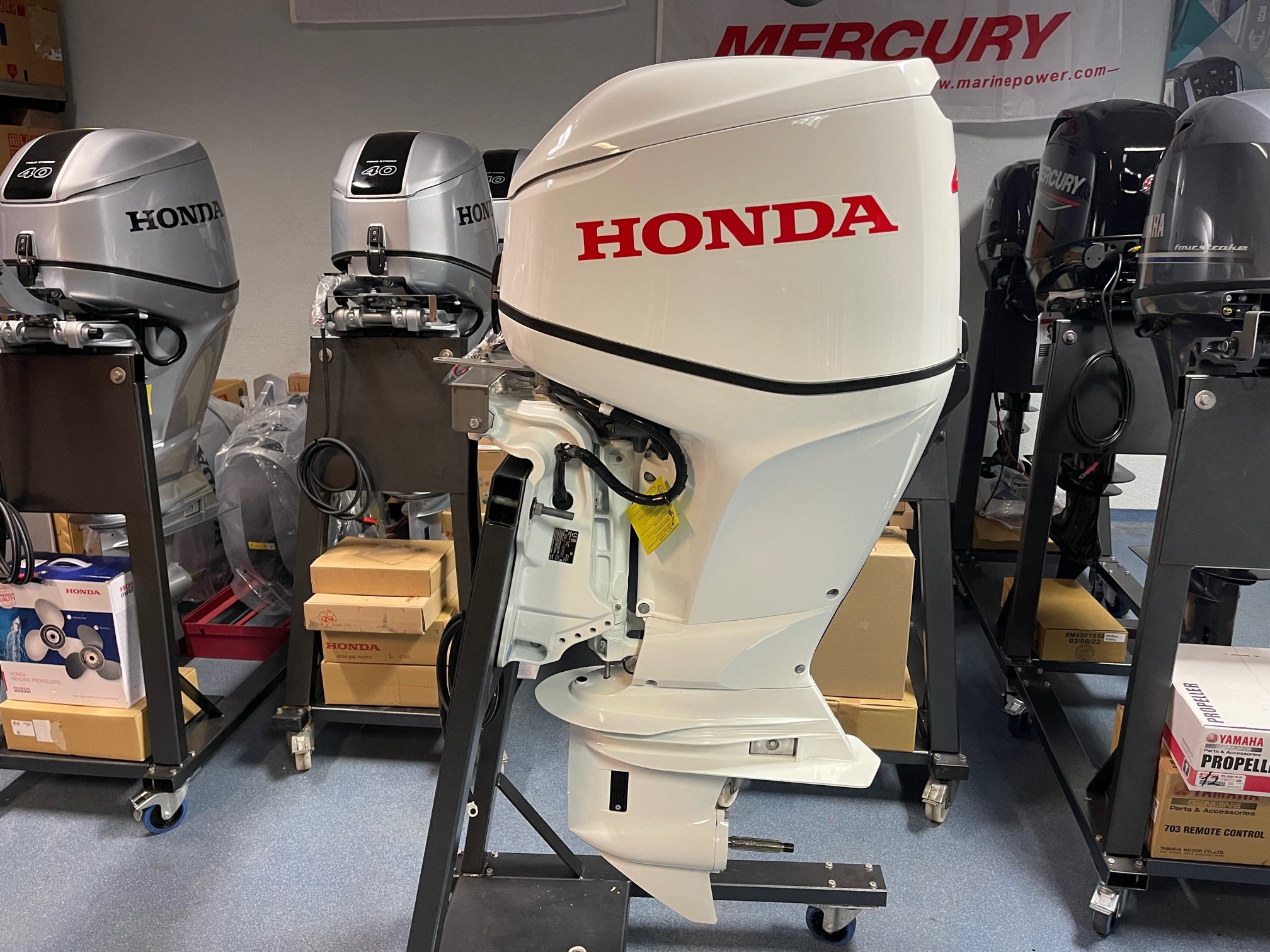 Honda 60 HP long shaft BF60 LRTU white (including remote control, gauges and propeller)