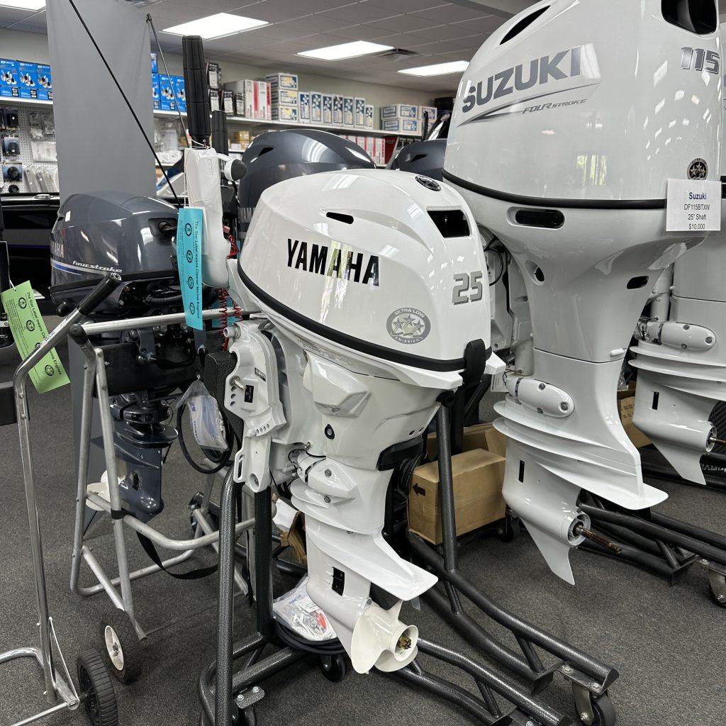 2025 Yamaha F25SWTHC2 White Tiller Handle Electric Start W/ Power Tilt & Trim
