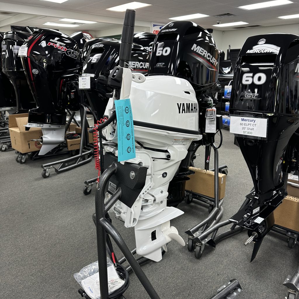 2025 Yamaha F25SWTHC2 White Tiller Handle Electric Start W/ Power Tilt & Trim - Image 6