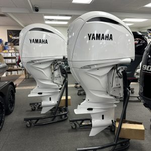 BRAND NEW – 2024 Yamaha F300XCB2 & LF300XCB2 White 25” Shaft Pair