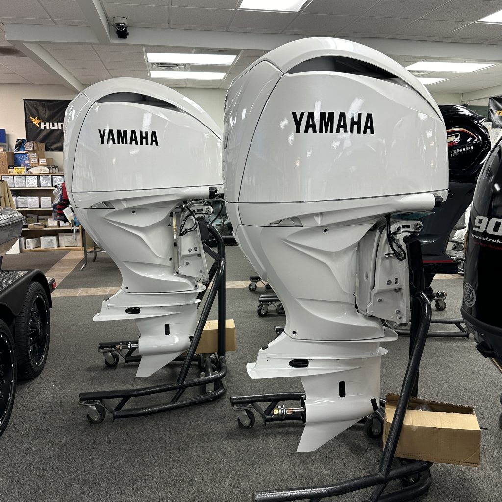 BRAND NEW – 2024 Yamaha F300XCB2 & LF300XCB2 White 25” Shaft Pair