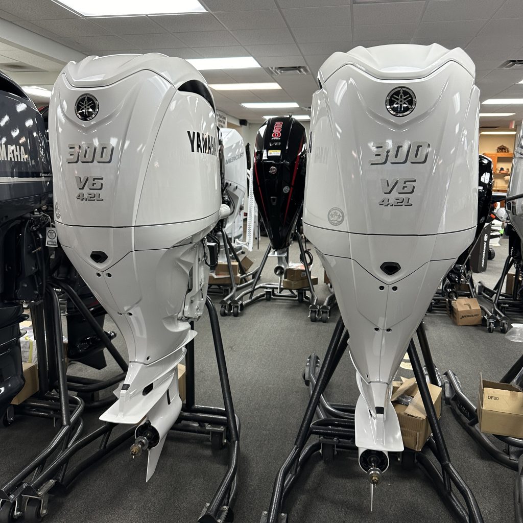 BRAND NEW – 2024 Yamaha F300XCB2 & LF300XCB2 White 25” Shaft Pair - Image 3