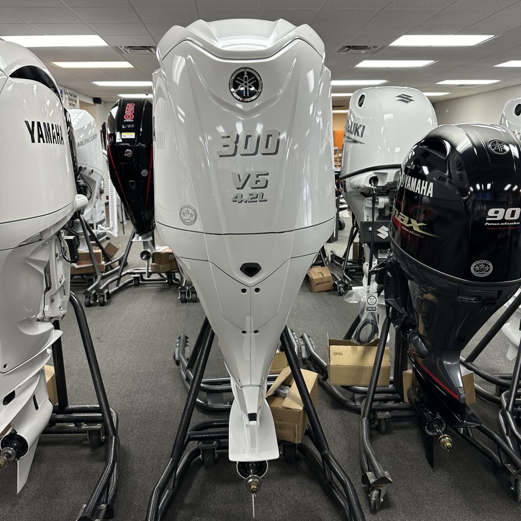 BRAND NEW – 2024 Yamaha LF300XCB2 White 25” Shaft