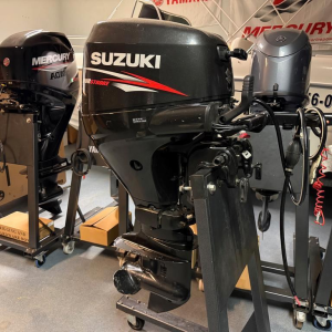 Suzuki 25 hp 4-stroke tiller-operated short shaft incl. 1-year warranty.
