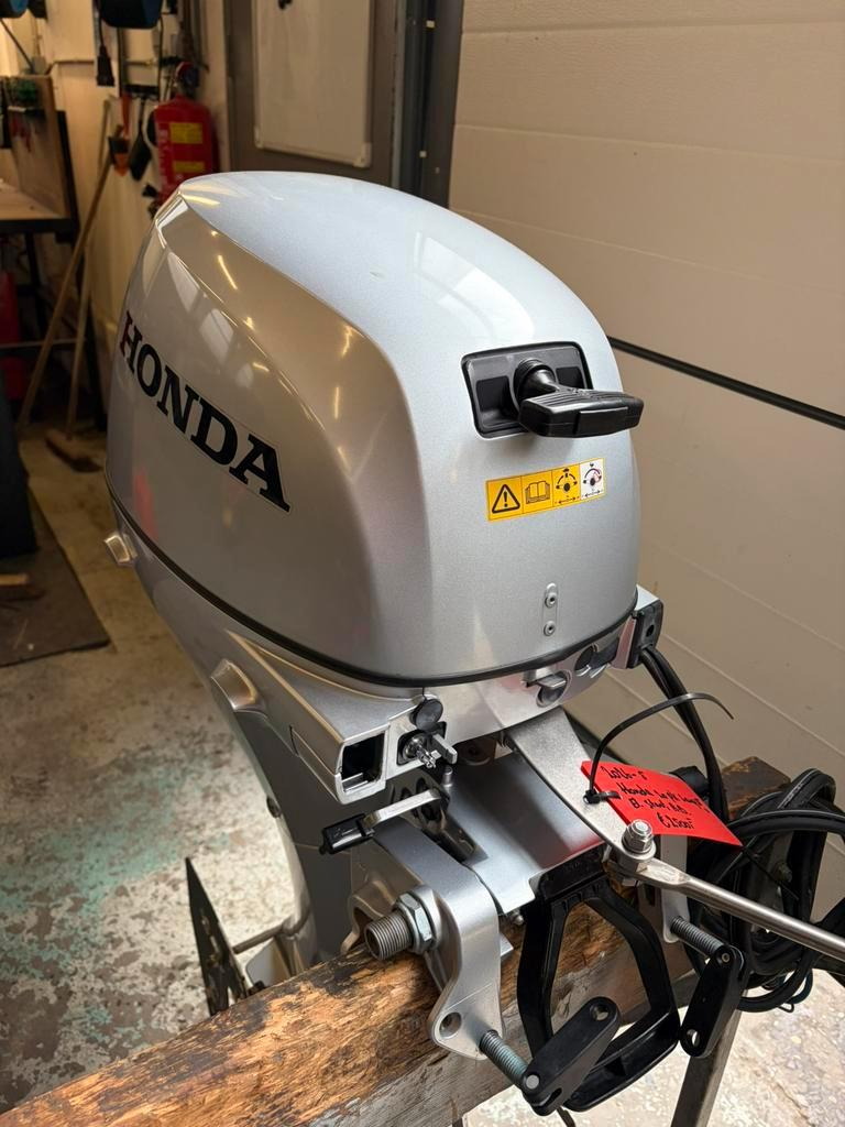 Honda 20 hp long shaft remote control - Image 3