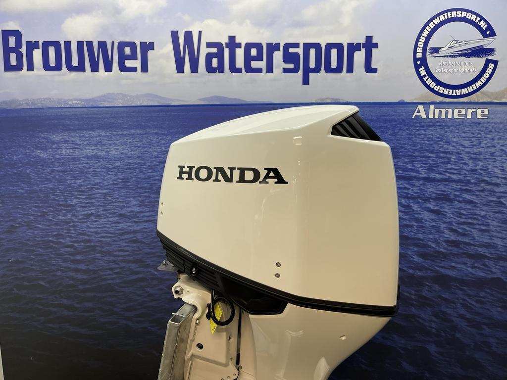 Honda 150 hp outboard motor with only 22 hours of use!! - Image 3