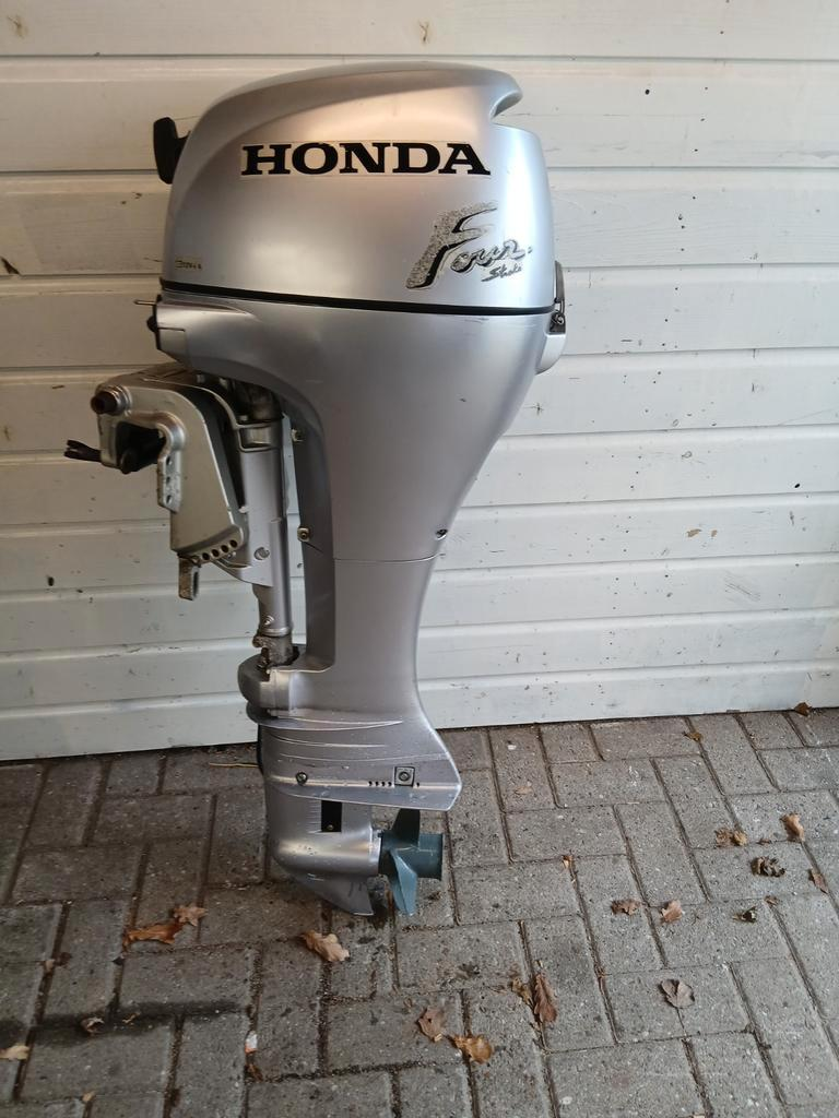 For sale Honda 10 hp 4-stroke long shaft with charging coil - Image 2