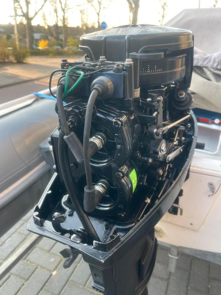 Mercury 25 HP Outboard Motor - As good as new - Image 4