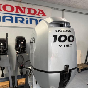 Honda 100 hp long shaft with remote control. Year 2025. Warranty 2 years.