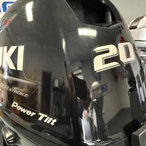 Suzuki 20 hp 4-stroke EFI longitudinal remote control. Trim 4 yr warranty.