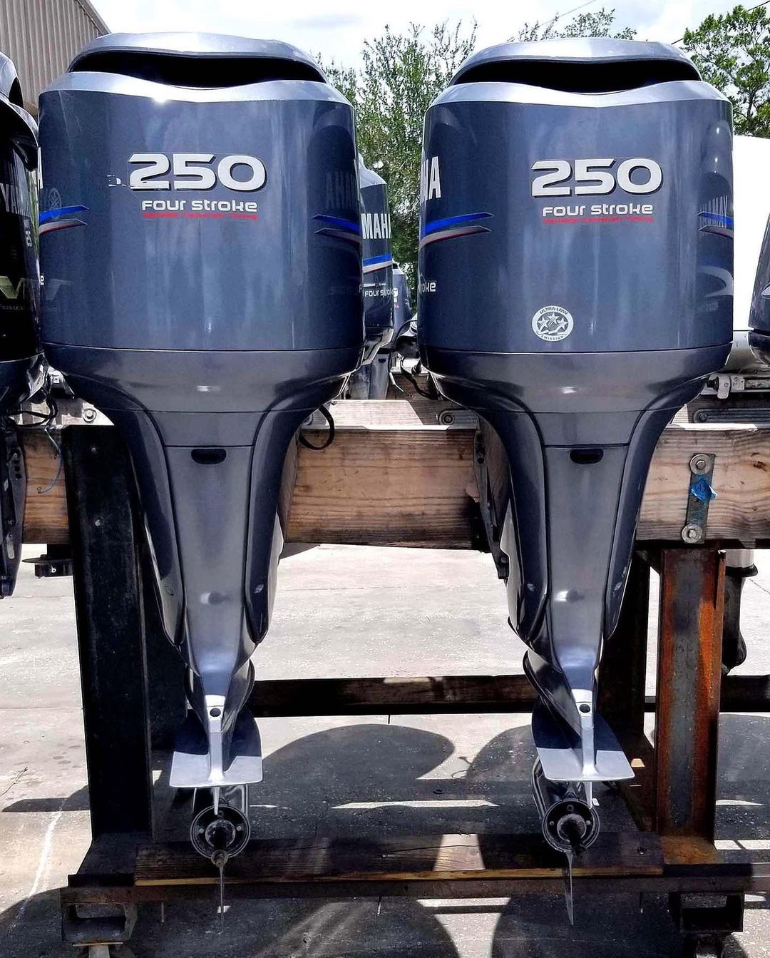 Twin 2006 Yamaha 250 HP 4-Stroke 25″ Outboard Motors - Image 7