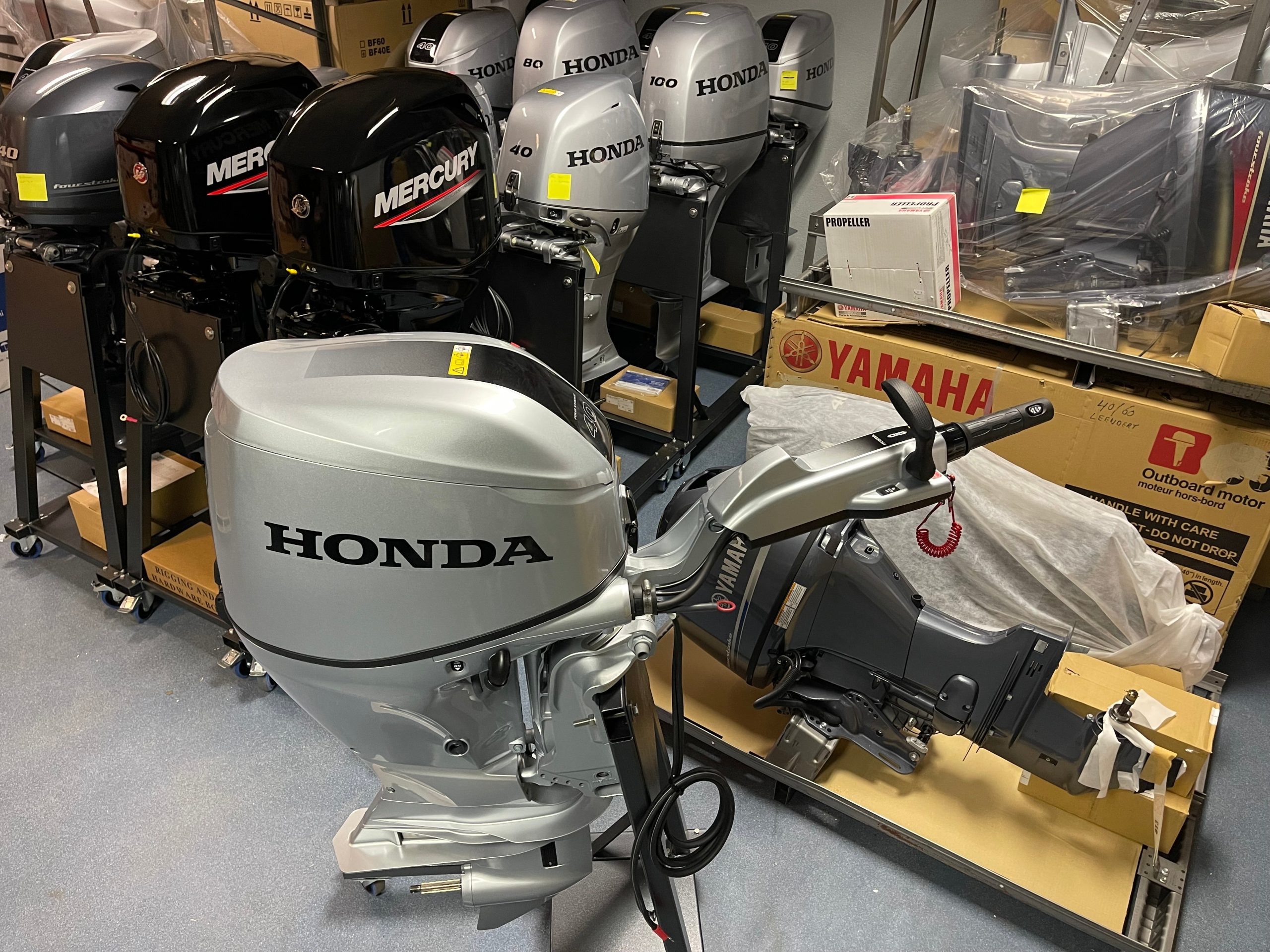 Honda 60 HP long shaft BF60 LRTU (including tiller handle steering with trolling and propeller) - Image 4