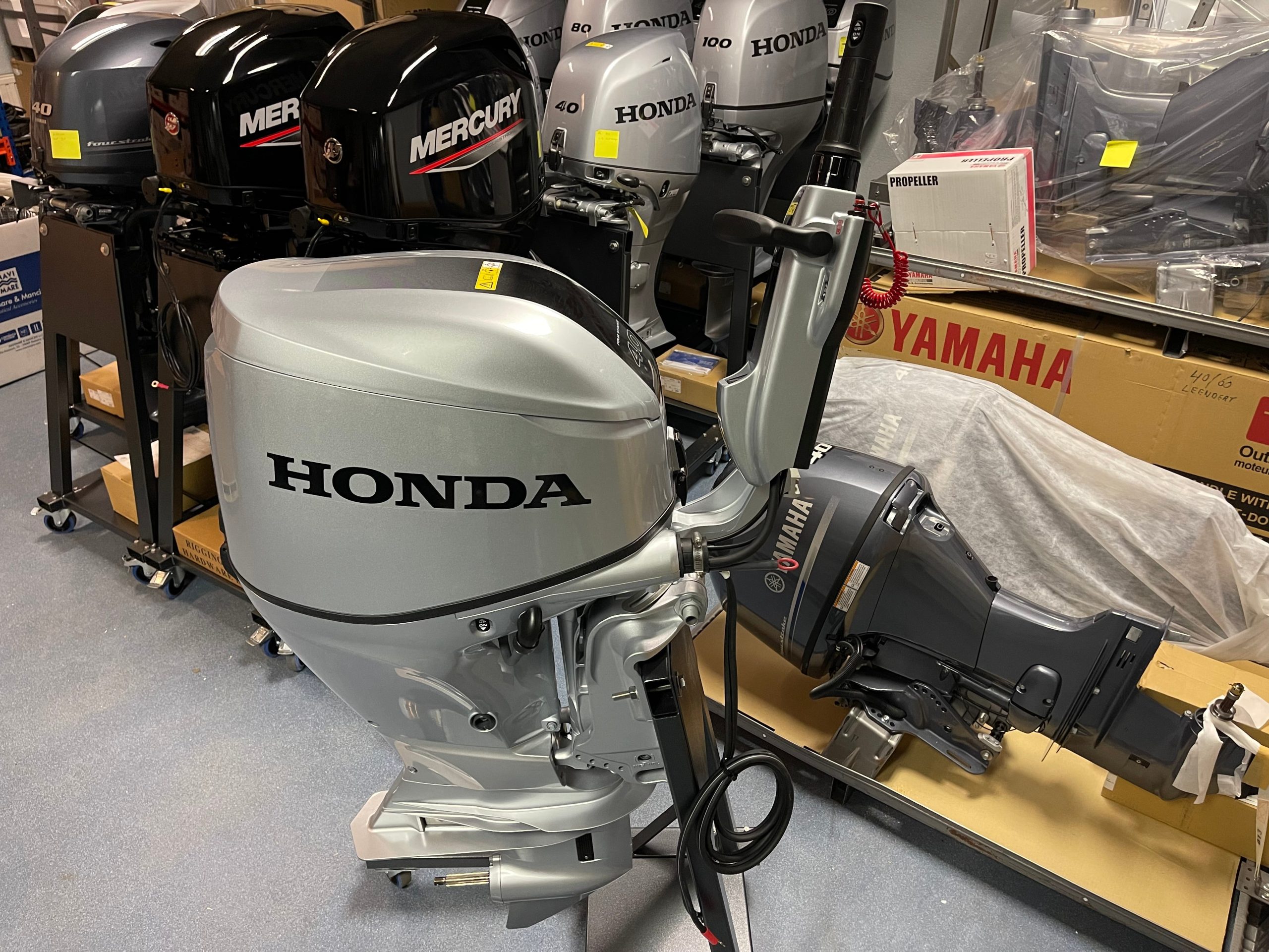 Honda 60 HP long shaft BF60 LRTU (including tiller handle steering with trolling and propeller) - Image 5